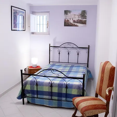 Don Cosimo Tra Ulivi Secolari Monopoli